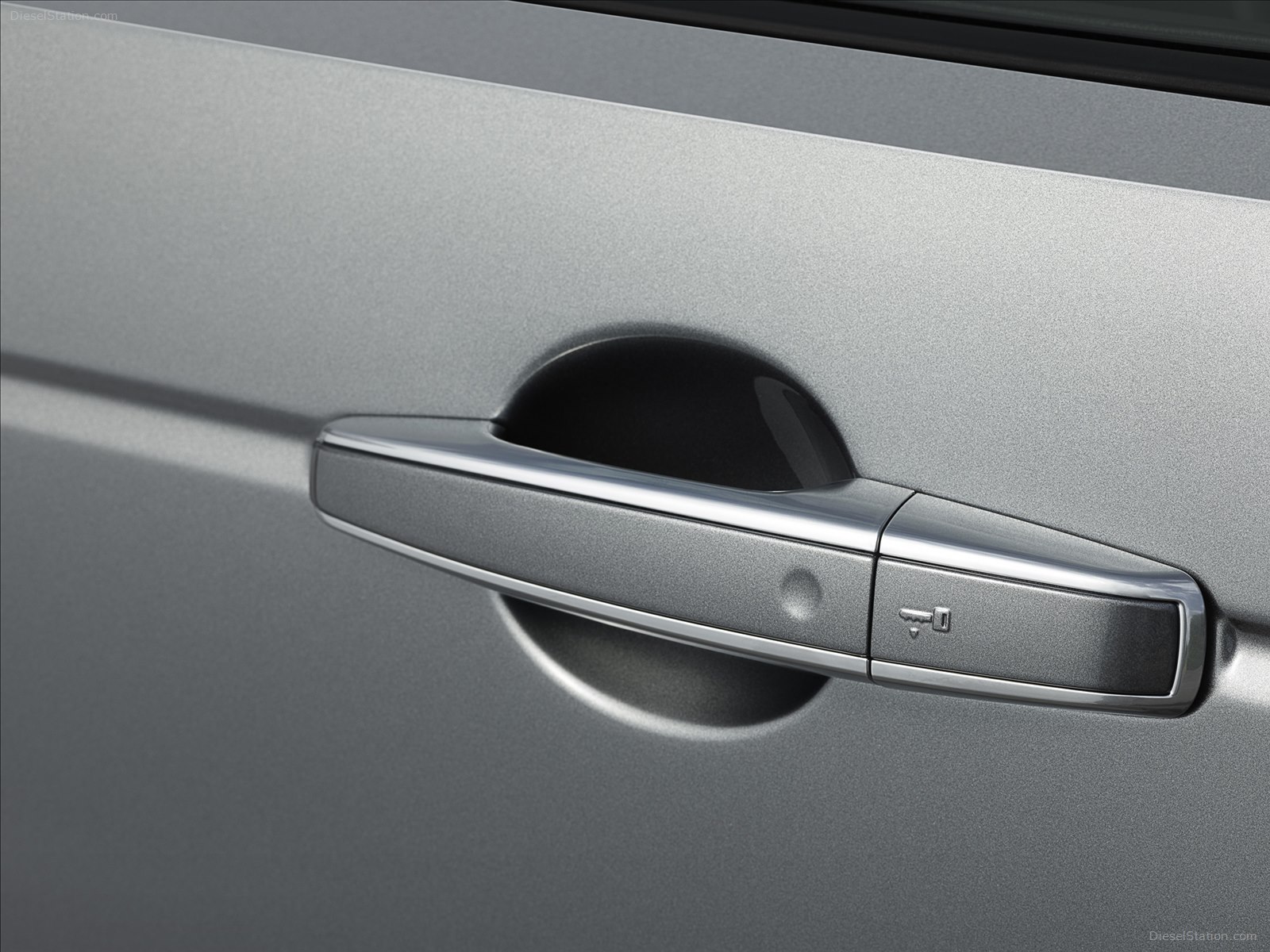 Land Rover Discovery Sport 2015